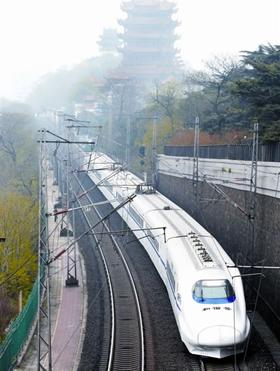 The opening of the high-speed railway between Wuhan and Hefei slashes a nearly 8 hour trip to less than 2 hours, and speeds up travel between central and eastern China.