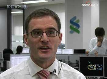 Stephen Green, Head of Research of China standard Chartered Bank, said, "For China's stock market, particularly the export sector, there should be a quite significant boost here. Because this communique is putting into place some quite significant measures, it seems like, to boost global demand and particularly, trade financing."