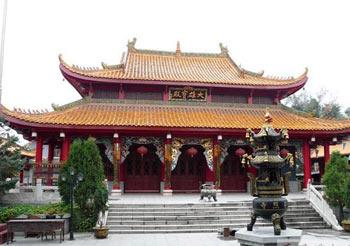 The 300-year old Puzhao Temple is deep in the Qingcheng Mountain. It is seen as an auspicious place for Buddhists.
