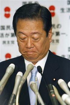 Ichiro Ozawa, head of the largest opposition Democratic Party of Japan, bites his lips during a press conference in Tokyo, Japan, Monday, May 11, 2009. Ozawa said he will resign to keep a political funding scandal from pulling down his party in upcoming parliamentary elections.(AP Photo/Shizuo Kambayashi) 
