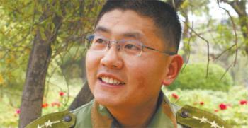 "Iron Army" political instructor Liu Huichao is looking forward to becoming a father. The 28-year-old lost a son due to his wife's miscarriage during the earthquake. His wife is pregnant again, and Liu is expecting a child around November. [Cai Ke/China Daily]