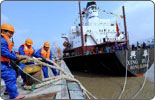Mainland cargo ships arrive at Taiwan ports