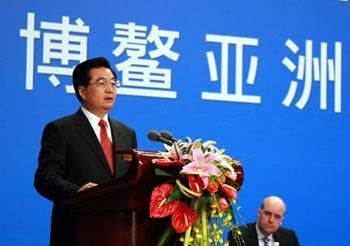 Chinese President Hu Jintao delivers a keynote speech at the opening ceremony of the Boao Forum for Asia (BFA) annual conference in Boao, south China's Hainan Province, April 12, 2008. (Xinhua Photo)