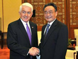 Wu Bangguo meets US head of US Chamber of Commerce