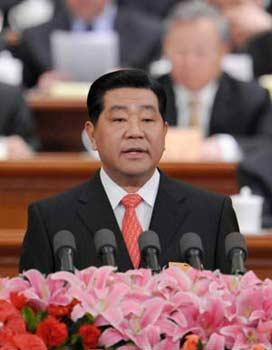 Jia Qinglin, chairman of the 10th National Committee of the Chinese People's Political Consultative Conference (CPPCC), delivers the report on the work of the CPPCC National Committee's Standing Committee at the Great Hall of the People in Beijing, capital of China, March 3, 2008. (Xinhua Photo)