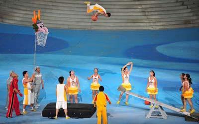 Artists perform ahead of the Beijing 2008 Olympic Games closing ceremony in the National Stadium, or the Bird's Nest, in Beijing, capital of China, Aug. 24, 2008. (Xinhua/Li Ziheng) 
