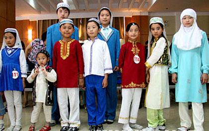 The clothing of Hui ethnic group has distinctive national features.