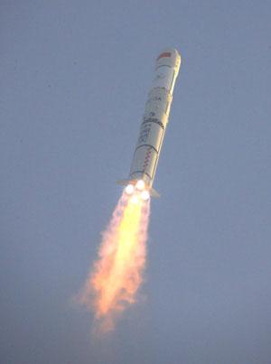 China's third geostationary meteorological satellite, the Fengyun-2-06, is launched on a Long March-3A carrier rocket at the Xichang Satellite Launch Center in southwest China's Sichuan Province, Dec. 23, 2008.(Xinhua/Li Gang Photo))