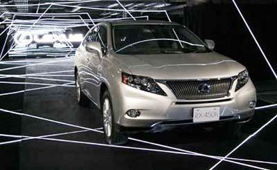 The new Lexus RX450h, a SUV of Toyota Motor Corp's luxury brand, is displayed at the Lexus RX Museum in Tokyo Jan.19, 2009.(Xinhua/Reuters Photo)