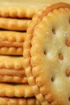 U.S. FDA confirms salmonella in Kellogg's crackers 