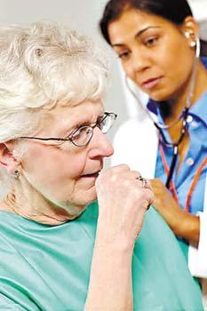 Sputum cytology and bronchoscopyexaminations could help detecting early central airway lung cancer