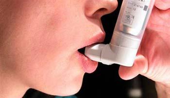 Asthma patients using powerful acid reflux drugs even though they don't have heartburn should stop taking them, lung experts said.