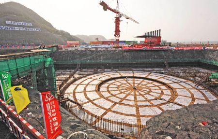 Photo taken on April 18, 2009 shows the foundational construction site of the No.1 unit of the first phase of the Sanmen nuclear plant in Zhejiang Province. The Sanmen nuclear plant, with the world's first nuclear plant using the AP1000 technologies, a type of third generation nuclear power reactor introduced by America's Westinghouse company, started the construction recently. (Xinhua photo)