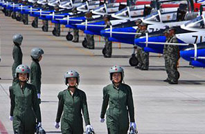 L´armée de l´air enverra les premières femmes pilotes d´avion de chasse à la parade du 1er octobre