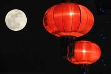 Les Chinois sont prêts pour la Fête des Lanternes