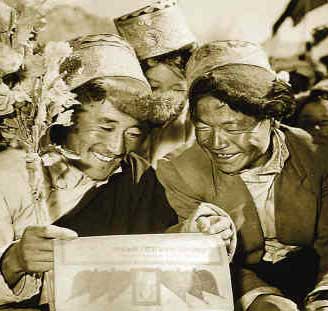 L´histoire des serfs tibétains  <br>  <a></a><br><font color=blue><b>[Vidéo complète]:</b></font> <a href=http://www.cctv.com/program/journal/20090309/100557.shtml><em><font color=blue>300k</font></em></a>,<a href=http://xizang.cctv.com/20090311/108282.shtml><em><font color=blue>500k</font></em></a>,<a href=http://xizang.cctv.com/20090311/108258.shtml><em><font color=blue>700k</font></em></a><br><a></a><font color=blue><b>[Télécharger]:</b></font><a href=http://xizang.v.cctv.com/2009/03/xizang_null_20090311_80_wmv700.wmv><em><font color=blue>700k</font></em></a>,<a href=http://xizang.v.cctv.com/2009/03/xizang_null_20090311_80_wmv2M.wmv><em><font color=blue>2m</font></em></a>  <br> <a href=http://www.cctv.com/francais/special/reformestibet/03/03/index.shtml><font color=red> <h4> ** Voir toutes les épisodes >> </h4></font></a>