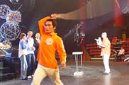 须眉不让巾帼<a href=mms://winmedia.cctv.com.cn/xiangtiaozhanma/2006/05/xiangtiaozhanma_300_20060503_4.wmv><font color=FF0000>视频</font></a>