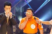 穿针引线孝子心<a href=mms://winmedia.cctv.com.cn/xiangtiaozhanma/2006/05/xiangtiaozhanma_300_20060503_2.wmv><font color=FF0000>视频</font></a>