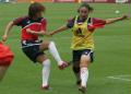 （1）中国女足进行赛前训练