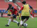 （10）中国女足进行赛前训练